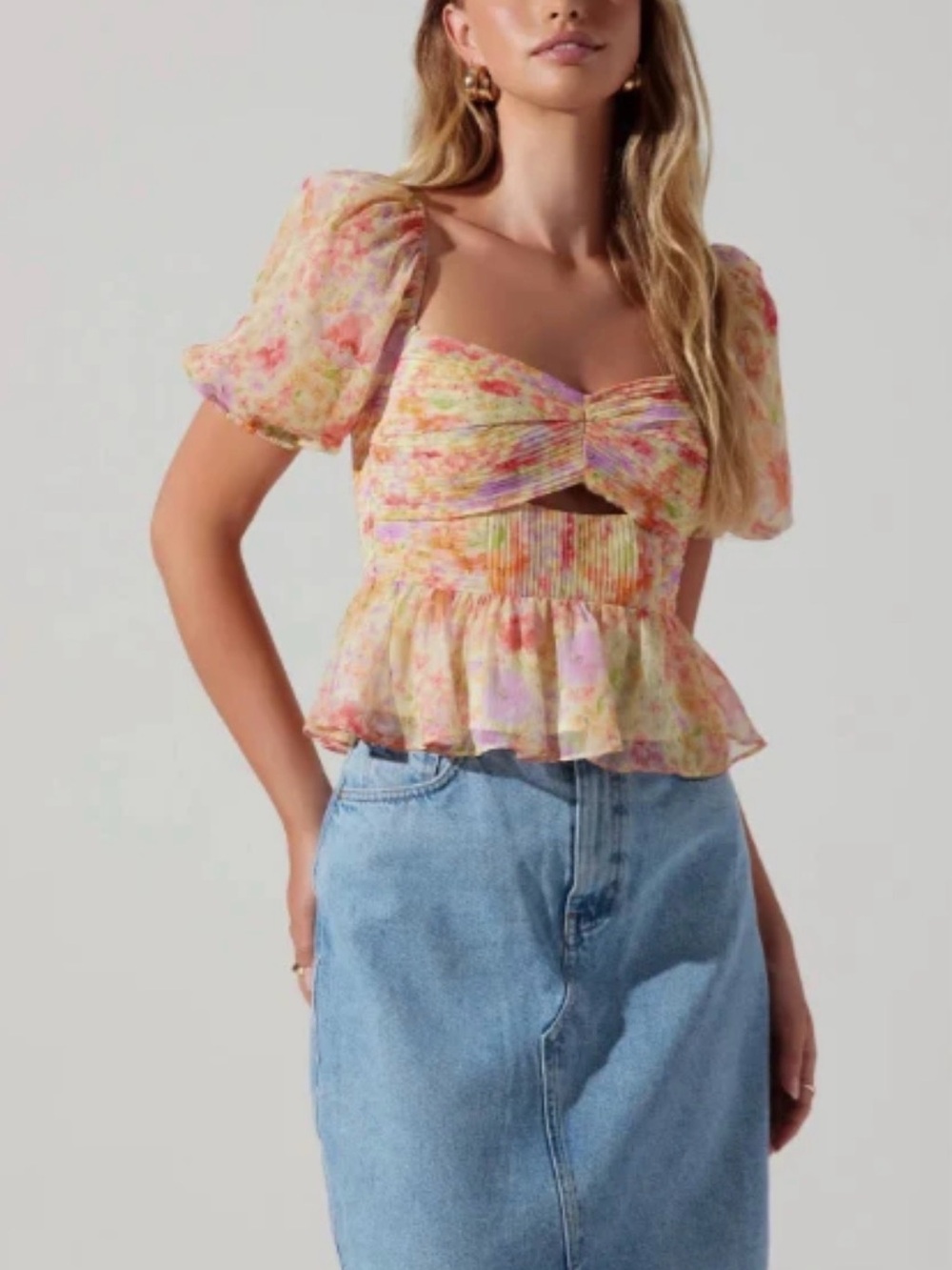 ASTR The Label Arlet Puff Sleeve Foral Top